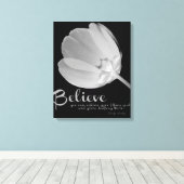 Fitness Tulip White Believe Canvas Afdruk (Insitu (Houten vloer))