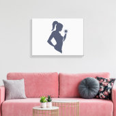 Fitnessmeisje tilt dumbbels canvas afdruk (Insitu (Woonkamer))