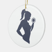 Fitnessmeisje tilt dumbbels keramisch ornament (Links)