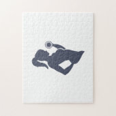 Fitnessmeisje tilt dumbbels legpuzzel (Verticaal)