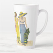 Five Beach Babe Friends op een hoge 17" Latte Mok (Rechts)