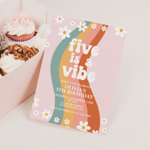 Five is a Vibe groovy madeliefje regenboog 5de ver Kaart