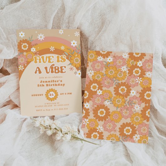 Five is a vibe retro groovy birthday Invitation Kaart