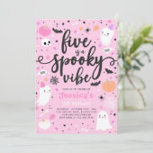 Five is een spookachtige Halloween-spookverjaardag Kaart (Staand voorkant)