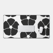 Five-Petal Black Flower Desk Mat (Keyboard & Muis)