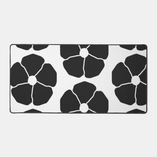 Five-Petal Black Flower Desk Mat (Voorkant)