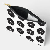 Five-Petal Black Flower Etui (Open)