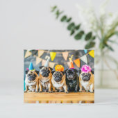 Five Pugs with Party Hats Together Briefkaart (Staand voorkant)