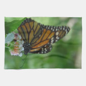 Fladderende Monarch Vlinder Roze Witte Bloem Theedoek (Horizontaal)