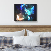 Fladderende Nachtvlinder Canvas Afdruk (Insitu (Slaapkamer))