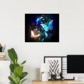 Fladderende Nachtvlinder Poster (Thuiskantoor)