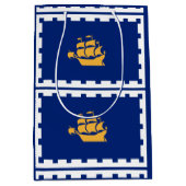 Flag of Quebec City Medium Gift Bag Medium Cadeauzakje (Voorkant)