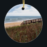 Flagler Beach Walkway Keramisch Ornament<br><div class="desc">Een strandfoto die een walkway show die van de grijze oceaanwand naar de kust van het strand loopt. Deze prachtige strandfoto is beschikbaar op aangepaste kaarten,  postzegels,  kettingen,  mokken,  notebooks,  sleutelketens,  magneten,  knoppen,  stickers,  borden en nog veel meer aangepaste cadeauideeën voor strandliefhebbers.</div>