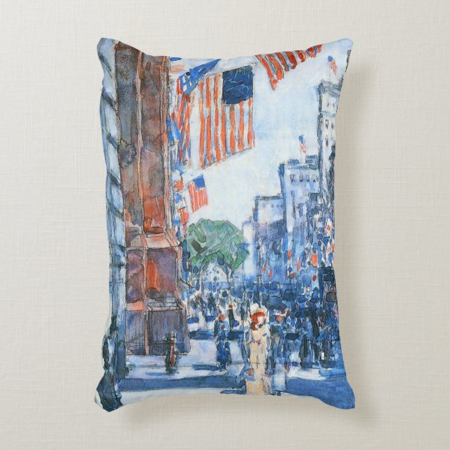Flags 5e avenue van Childe Hassam,  Kunst Accent Kussen (Voorkant(Verticaal))