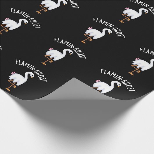 Flamin-ghost Funny Flamingo Ghost Pun Dark BG Cadeaupapier (Hoek)