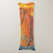 Flaming basketbal werpt kussen (Voorkant Verticaal)