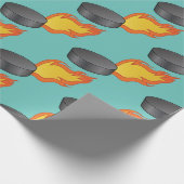 Flaming Hockey Puck Cadeaupapier (Hoek)
