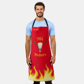 Flaming Koe Skull BBQ Badass Schort (Gedragen)