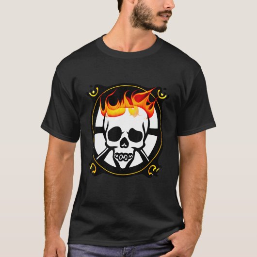 Flaming Skull Pirate Emblem Circular Black White T-shirt (Voorkant)