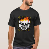 Flaming Skull Pirate Emblem Circular Black White Y T-shirt (Voorkant)
