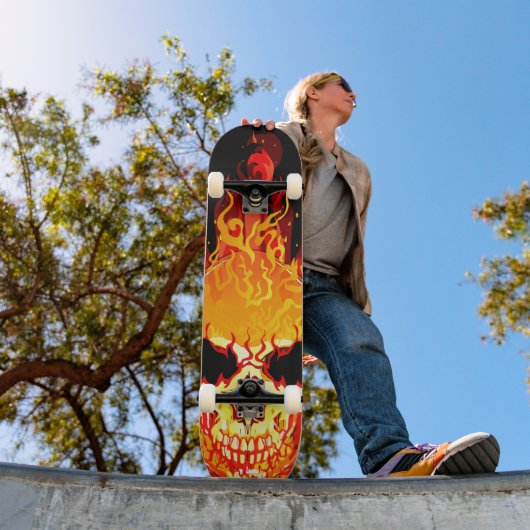 Flaming Skull Skateboard (Buiten 1)