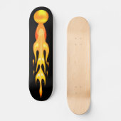 Flaming van warme bal in rood oranje & geel op zwa persoonlijk skateboard (Voorkant)