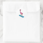 Flamingo als Snowboarder met Snowbaord Ronde Sticker (Tas)