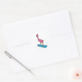 Flamingo als Snowboarder met Snowbaord Ronde Sticker (Envelop)