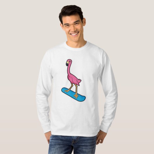 Flamingo als Snowboarder met Snowbaord T-shirt (Voorkant volledig)