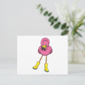 Flamingo bij regen met rubberlaarzen briefkaart (Staand voorkant)