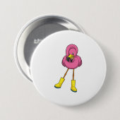 Flamingo bij regenen met rubberlaarzen ronde button 7,6 cm (Voorkant /achterkant)