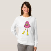 Flamingo bij regenen met rubberlaarzen t-shirt (Voorkant volledig)