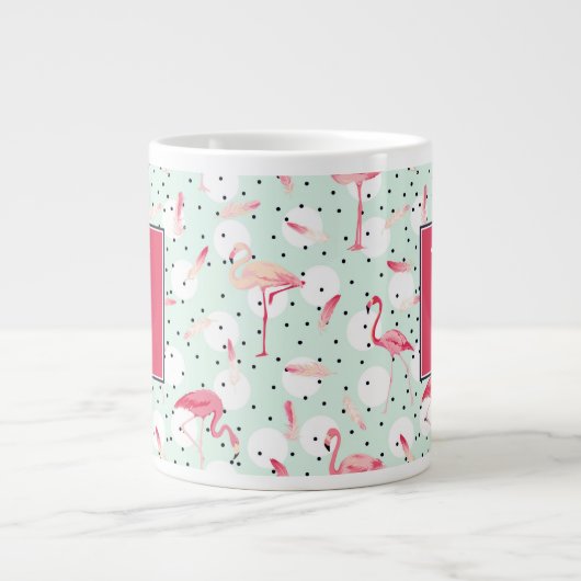 Flamingo Bird met veren | Voeg je Initiaal toe Grote Koffiekop (Voorkant)