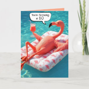 Flamingo drijvend in een zwembad voor 50ste verjaa kaart