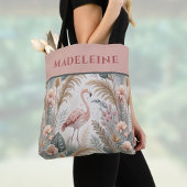 Flamingo en gebladerte in stoffige roze en salie tote bag