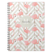 Flamingo en het Patroon van Chevrons met Uw Monogr Notitieboek (Voorkant)