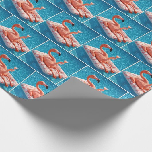 Flamingo Floating With a Cocktail In a Pool Cadeaupapier (Hoek)