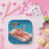 Flamingo Floating With a Cocktail In a Pool Papieren Bordje (Feest)
