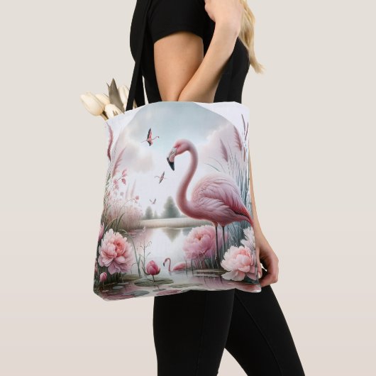 Flamingo in Pastel Pond Floral Scene Tote Bag (Dichtbij)