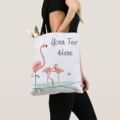 Flamingo Ocean Trio 4 Text over tas (Dichtbij)