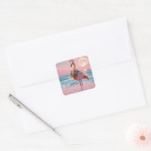 Flamingo op een roze strand vierkante sticker (Envelop)
