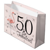 Flamingo Pink '50 and Fabulous!' cadeautas grote t (Voorkant Gekanteld)