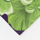 Flamingo, planten, zwarte achtergrond. fleece deken (Hoek)