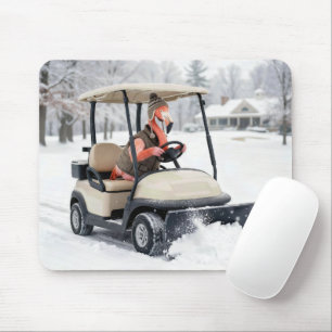 Flamingo rijdt in een golfkar met sneeuwschuiver muismat