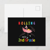 Flamingo Skater Student Rolling naar 2e graad Uitnodiging Briefkaart (Voorkant / Achterkant)