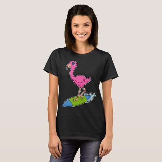 Flamingo Surfer Surfboard T-shirt (Voorkant volledig)