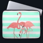 Flamingo Trio op Stripes Laptop Sleeve<br><div class="desc">Een trio van roze flamingo's voor de zomer en het hele jaar door voor tropische aantrekkingskracht. Hier weergegeven over South Beach strepen in koele minty green.</div>