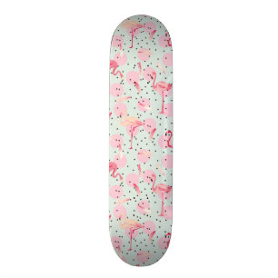 Flamingo-veren op pokadots skateboard