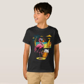 Flamingo Zonnebril Drinkt Bier Op Strand Grappig T-shirt (Voorkant volledig)