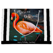 Flamingo Zwart Wit Strepen Modern Script Naam Groot Cadeauzakje (Voorkant)